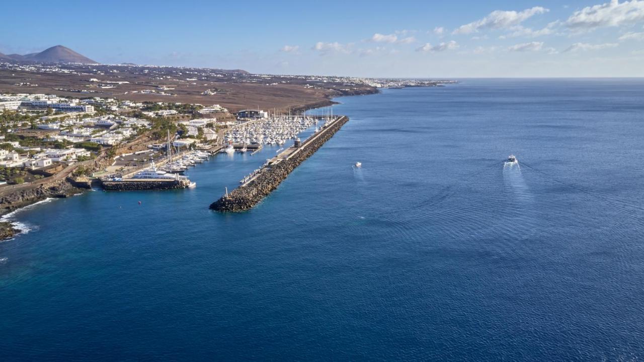 시크릿 란사로테 푸에르토카레로 외부 사진 Aerial view of the port of Chania
