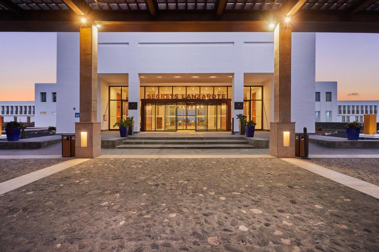 시크릿 란사로테 푸에르토카레로 외부 사진 Entrance of the hotel